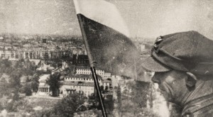 polska flaga w Berlinie Dzień Zwycięstwa